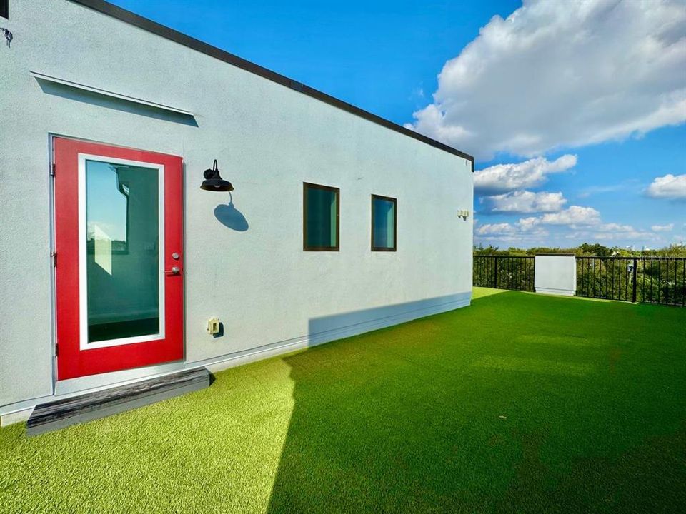 En Renta: $5,200 (3 camas, 3 baños, 2204 Pies cuadrados)