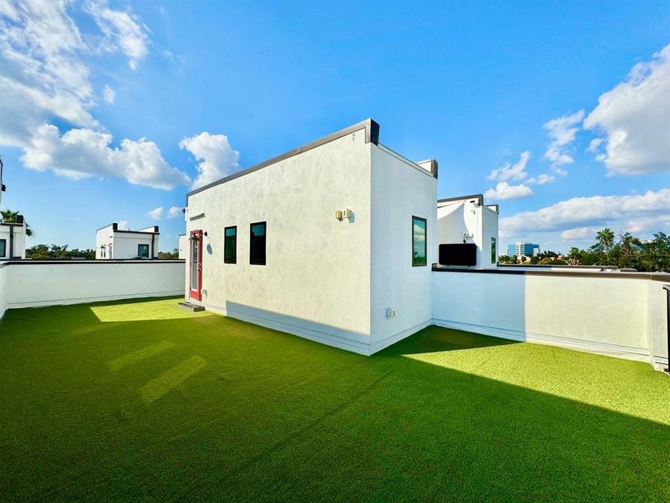 En Renta: $5,200 (3 camas, 3 baños, 2204 Pies cuadrados)