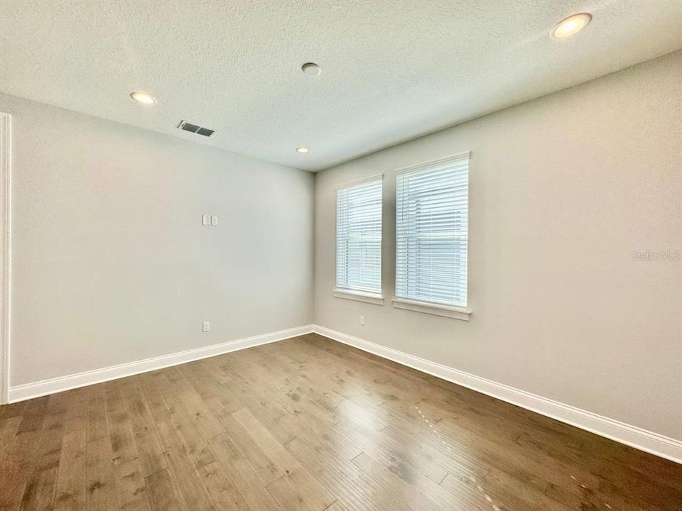 En Renta: $5,200 (3 camas, 3 baños, 2204 Pies cuadrados)