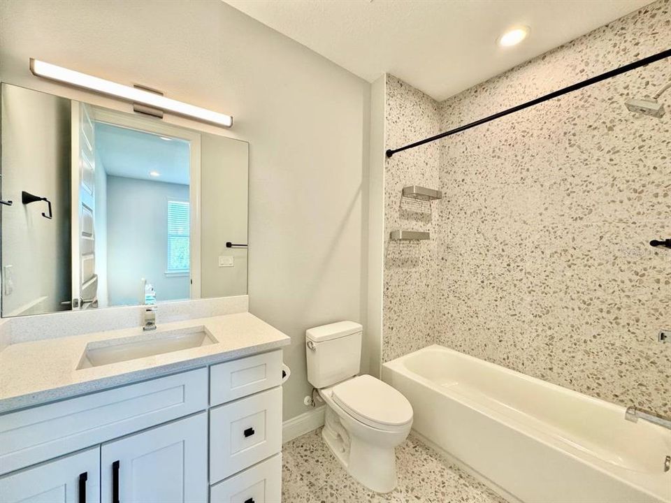 En Renta: $5,200 (3 camas, 3 baños, 2204 Pies cuadrados)