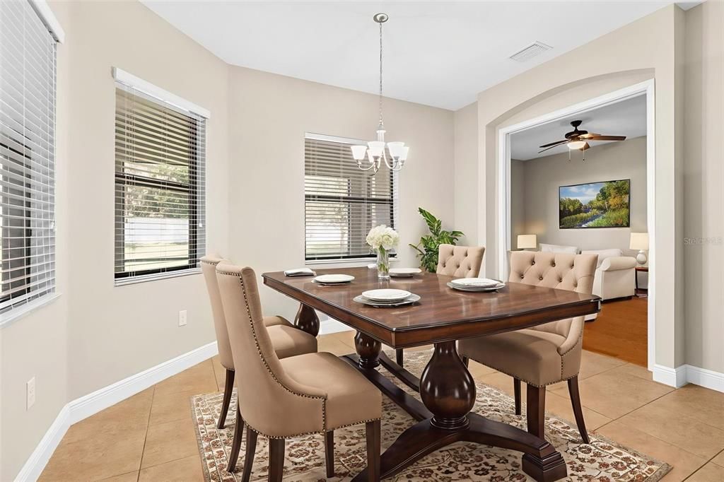 待售: $635,000 (4 贝兹, 4 浴室, 3757 平方英尺)