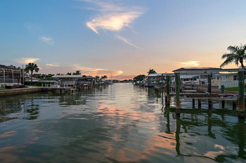 For Sale: $1,249,000 (4 beds, 4 baths, 2536 Square Feet)