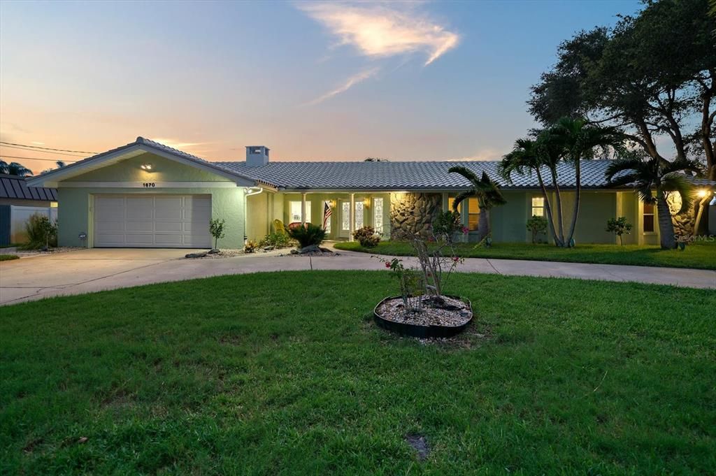 For Sale: $1,249,000 (4 beds, 4 baths, 2536 Square Feet)