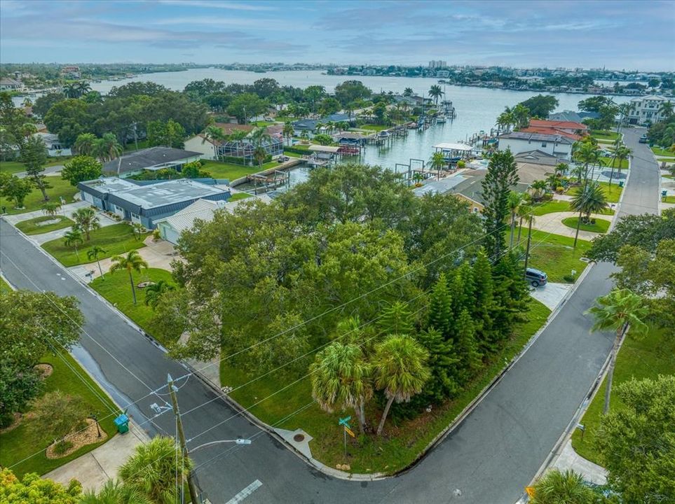 For Sale: $1,249,000 (4 beds, 4 baths, 2536 Square Feet)