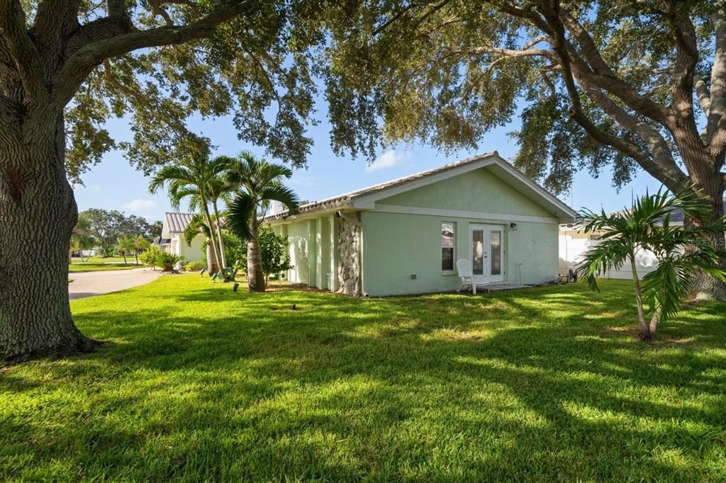 For Sale: $1,249,000 (4 beds, 4 baths, 2536 Square Feet)