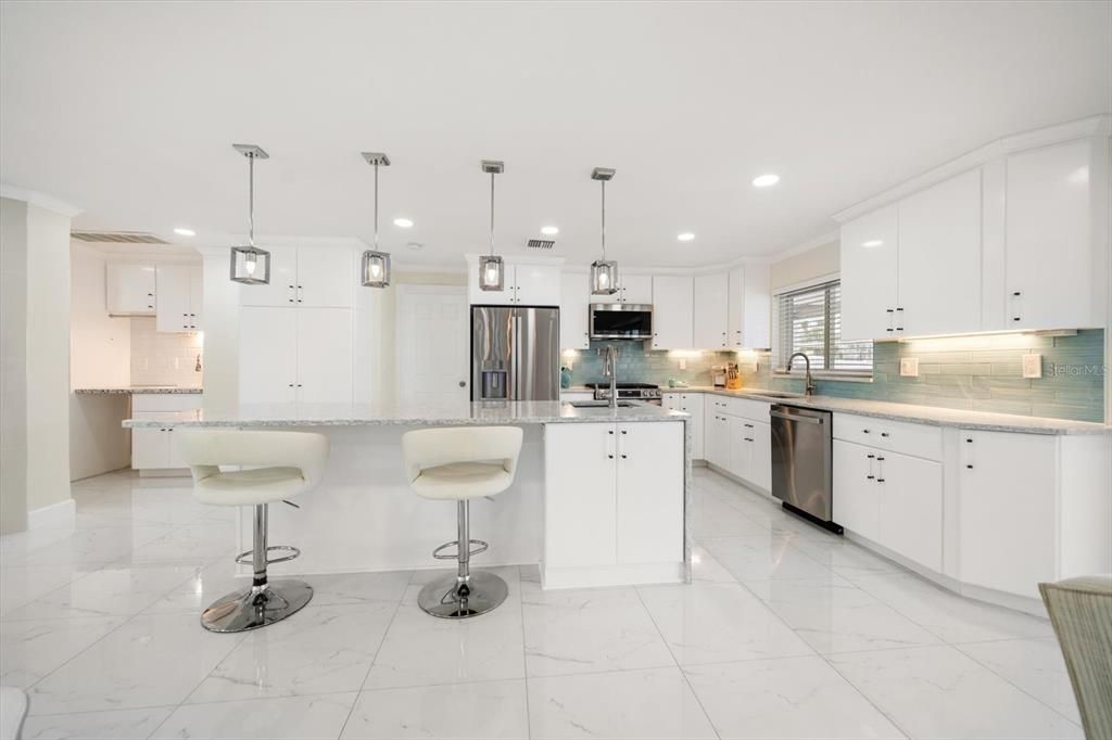 For Sale: $1,249,000 (4 beds, 4 baths, 2536 Square Feet)