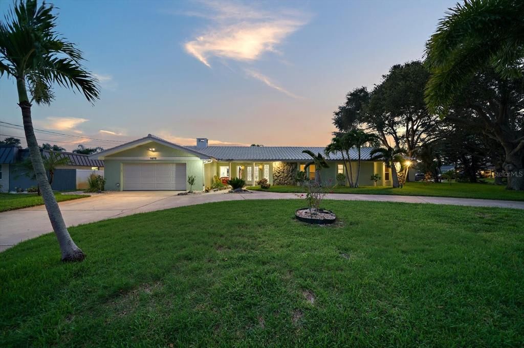 For Sale: $1,249,000 (4 beds, 4 baths, 2536 Square Feet)