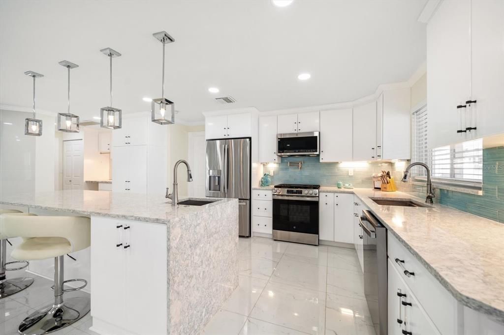 For Sale: $1,249,000 (4 beds, 4 baths, 2536 Square Feet)