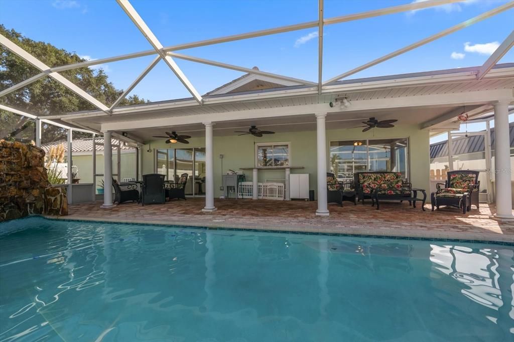 For Sale: $1,249,000 (4 beds, 4 baths, 2536 Square Feet)