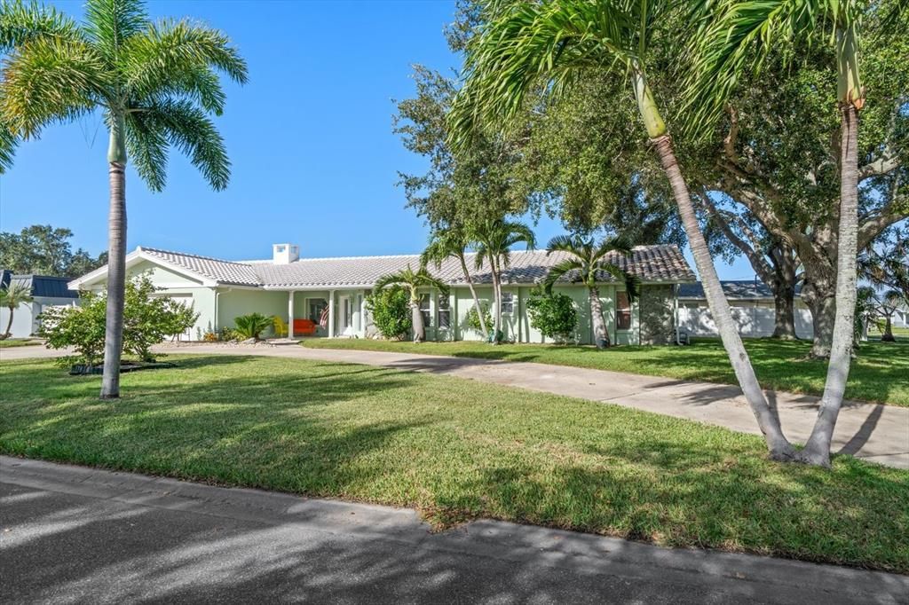 For Sale: $1,249,000 (4 beds, 4 baths, 2536 Square Feet)