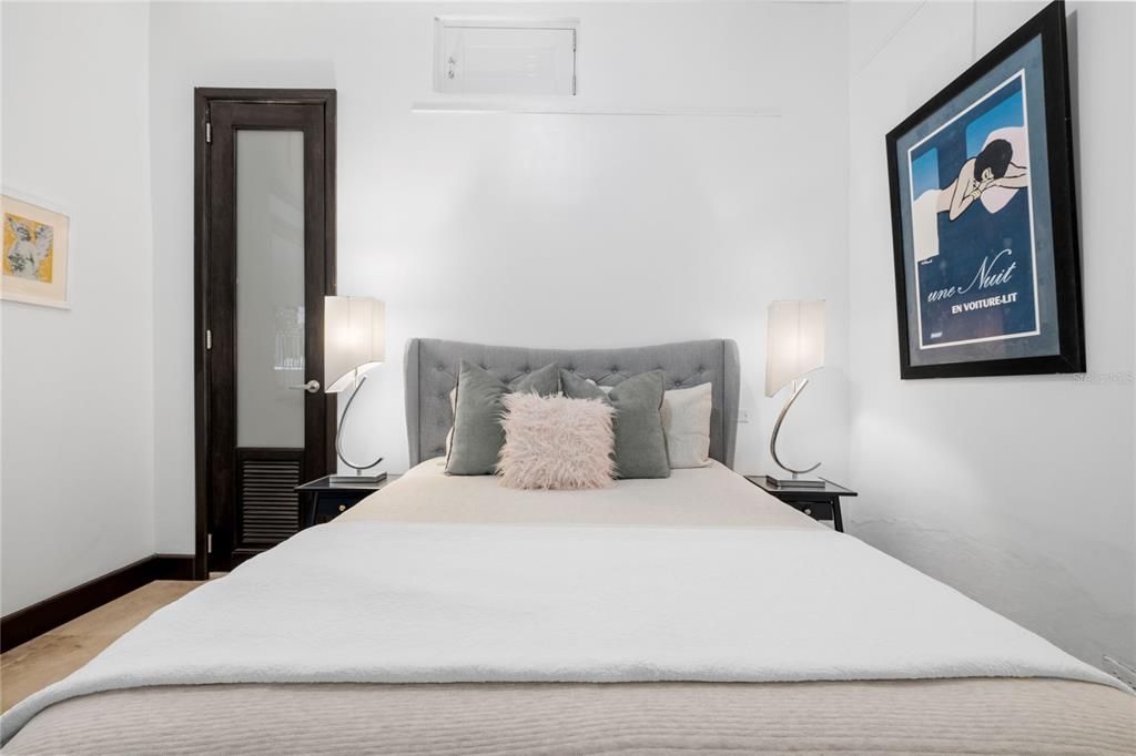 For Sale: $2,380,000 (5 beds, 3 baths, 3000 Square Feet)