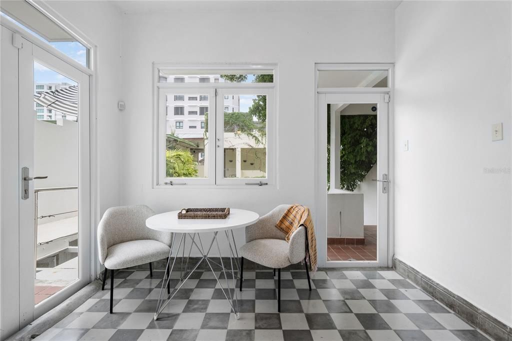 For Sale: $2,380,000 (5 beds, 3 baths, 3000 Square Feet)