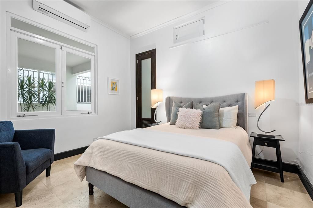 For Sale: $2,380,000 (5 beds, 3 baths, 3000 Square Feet)