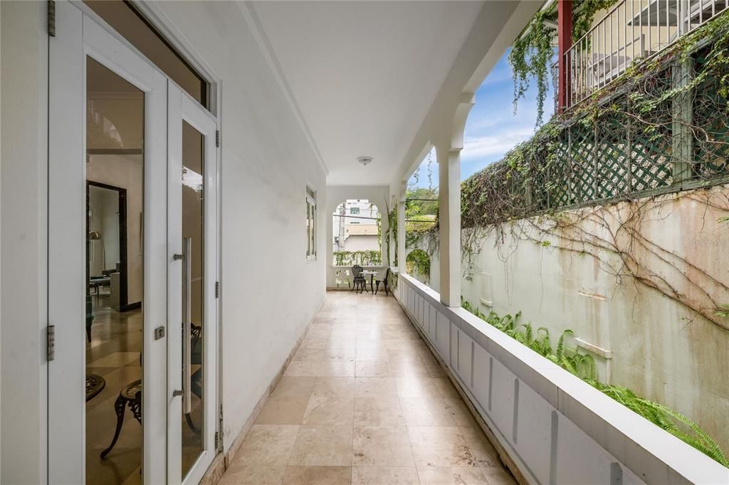 For Sale: $2,380,000 (5 beds, 3 baths, 3000 Square Feet)