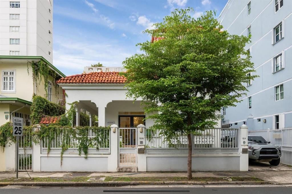 For Sale: $2,380,000 (5 beds, 3 baths, 3000 Square Feet)