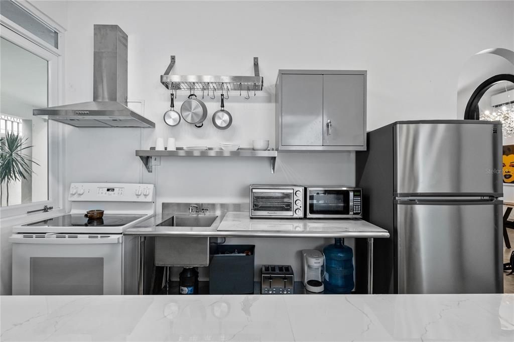 For Sale: $2,380,000 (5 beds, 3 baths, 3000 Square Feet)