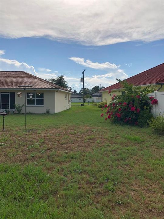 Под контрактом: $318,900 (3 спален, 2 ванн, 1658 Квадратных фут)