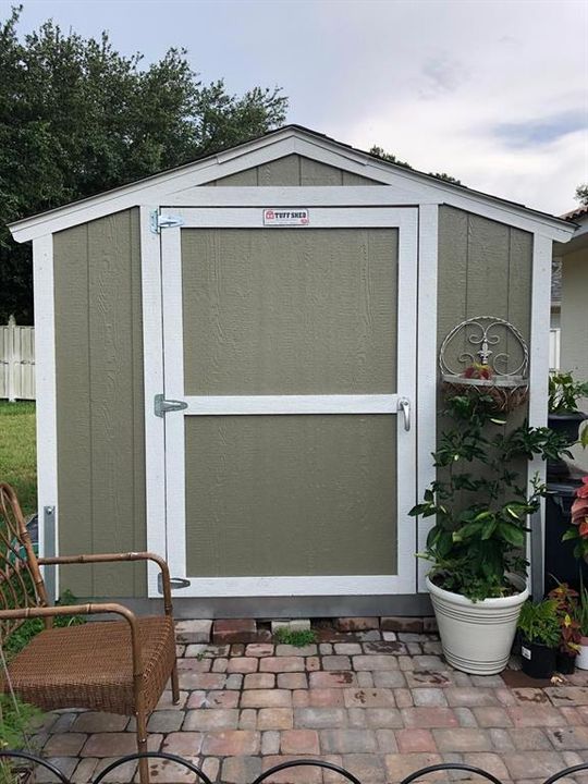 Под контрактом: $318,900 (3 спален, 2 ванн, 1658 Квадратных фут)