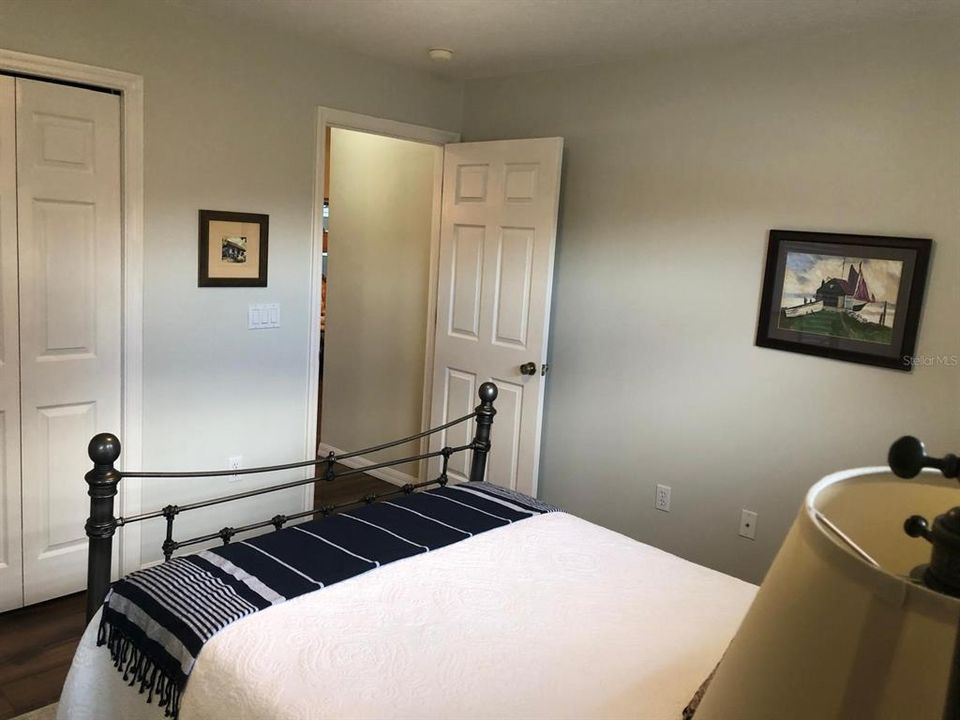 Под контрактом: $318,900 (3 спален, 2 ванн, 1658 Квадратных фут)