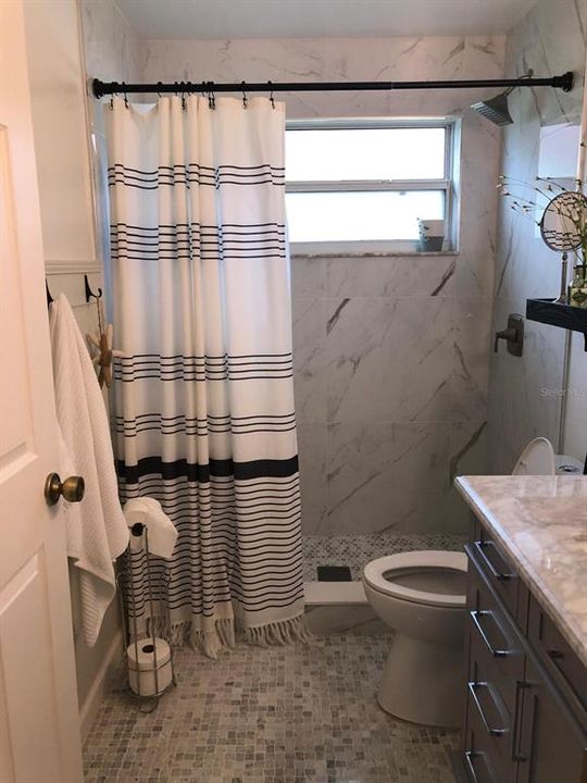 Под контрактом: $318,900 (3 спален, 2 ванн, 1658 Квадратных фут)