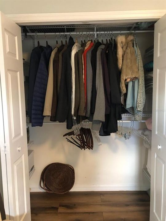 Под контрактом: $318,900 (3 спален, 2 ванн, 1658 Квадратных фут)