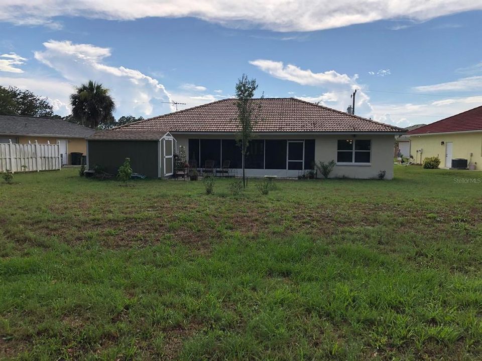 Под контрактом: $318,900 (3 спален, 2 ванн, 1658 Квадратных фут)