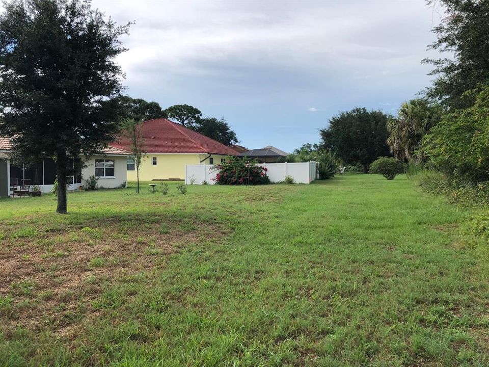 Под контрактом: $318,900 (3 спален, 2 ванн, 1658 Квадратных фут)