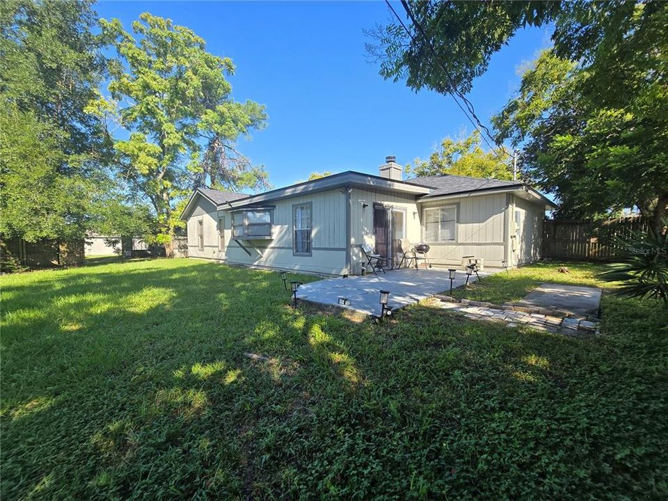 For Sale: $259,500 (3 beds, 2 baths, 1406 Square Feet)