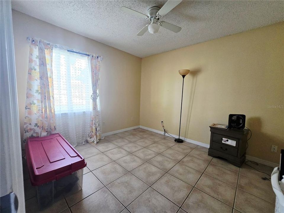 For Sale: $259,500 (3 beds, 2 baths, 1406 Square Feet)