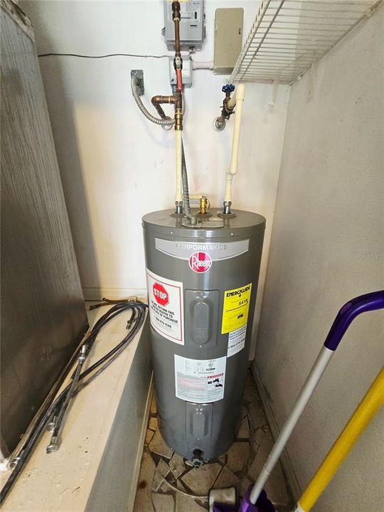 For Sale: $259,500 (3 beds, 2 baths, 1406 Square Feet)