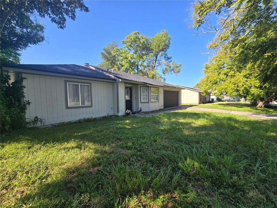 For Sale: $259,500 (3 beds, 2 baths, 1406 Square Feet)