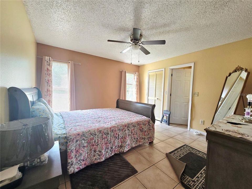 For Sale: $259,500 (3 beds, 2 baths, 1406 Square Feet)