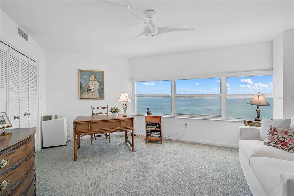 合同活跃: $1,325,000 (2 贝兹, 2 浴室, 1729 平方英尺)