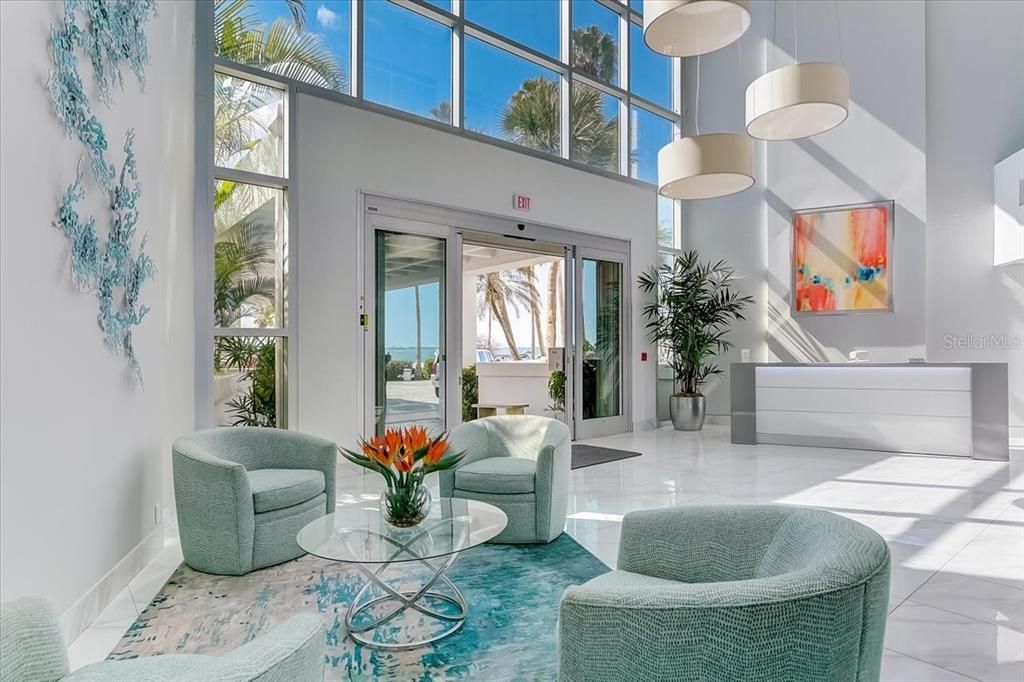 合同活跃: $1,325,000 (2 贝兹, 2 浴室, 1729 平方英尺)