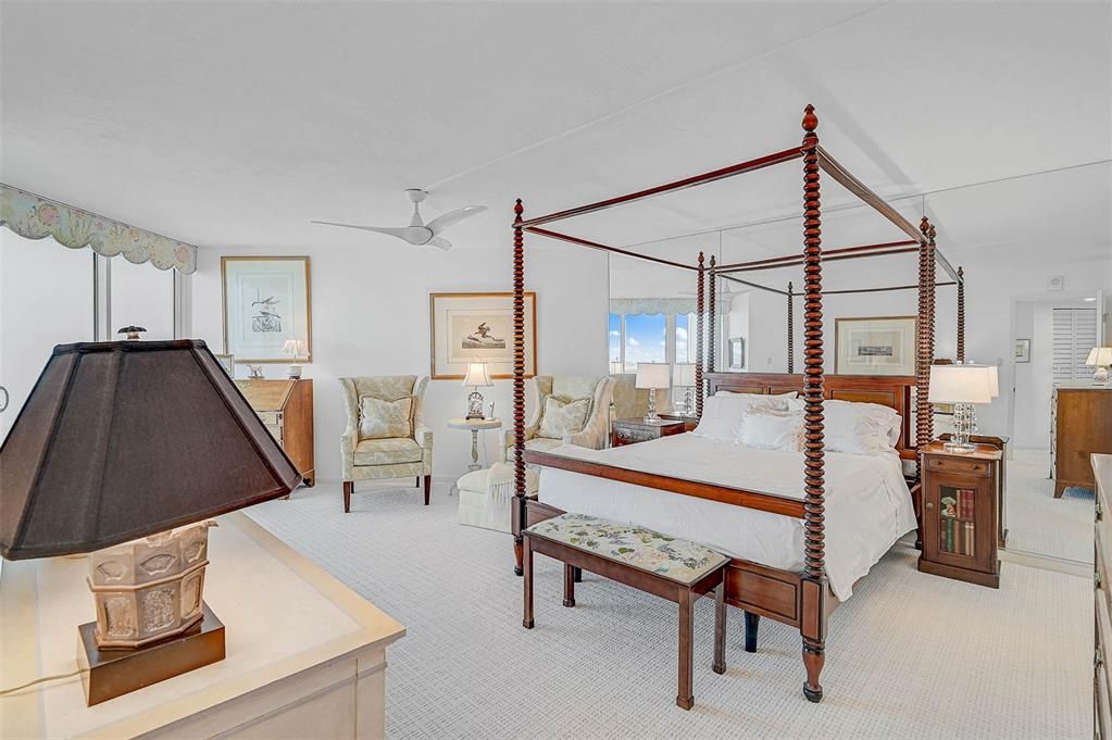 合同活跃: $1,325,000 (2 贝兹, 2 浴室, 1729 平方英尺)