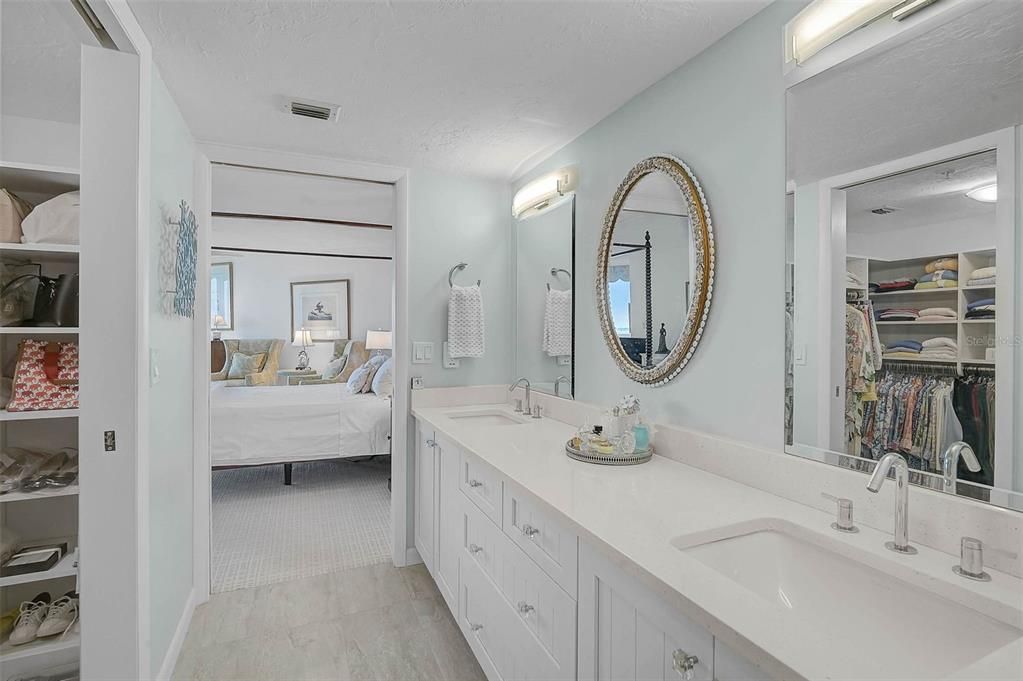 合同活跃: $1,325,000 (2 贝兹, 2 浴室, 1729 平方英尺)