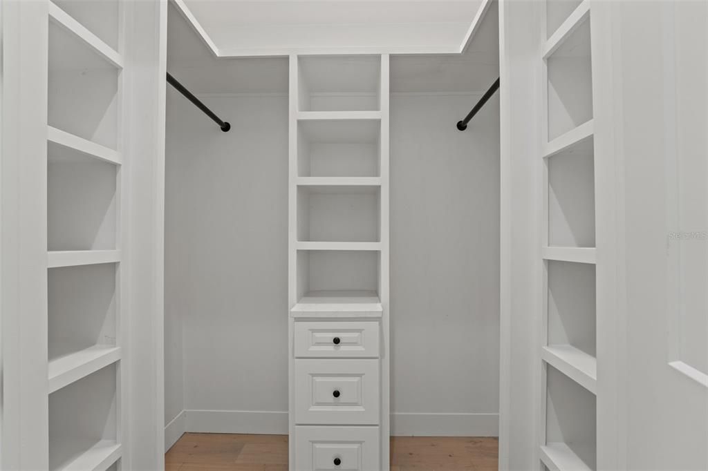 For Sale: $725,000 (4 beds, 4 baths, 3419 Square Feet)