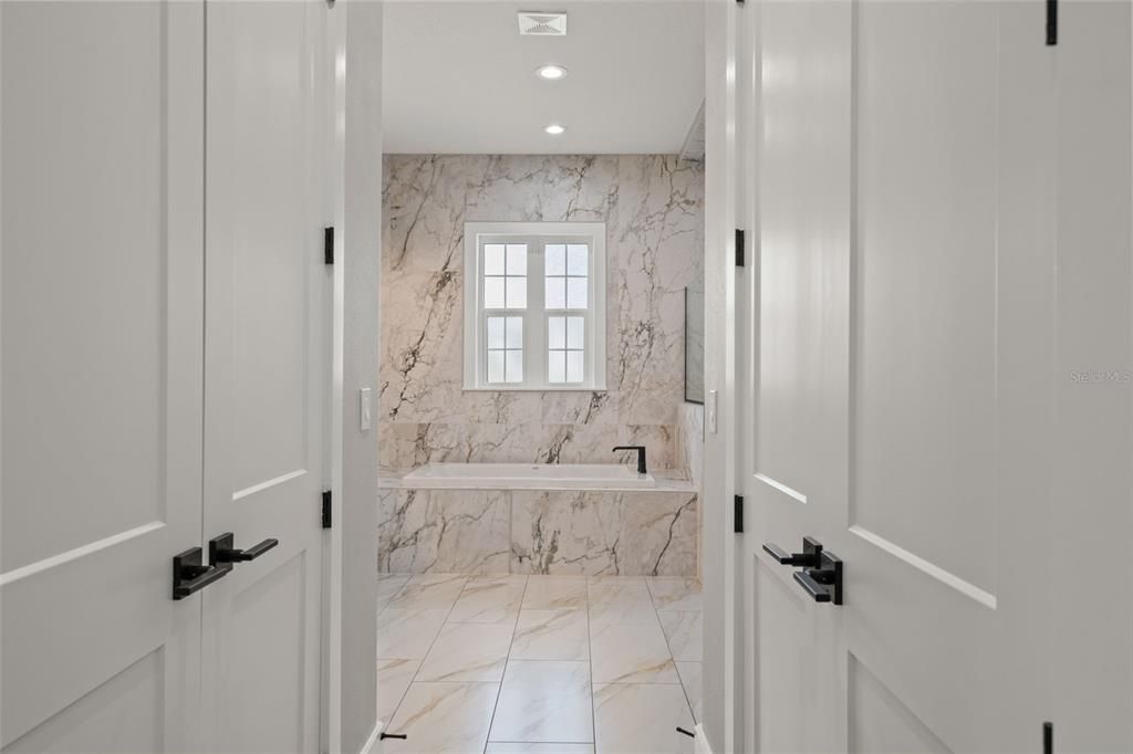 For Sale: $725,000 (4 beds, 4 baths, 3419 Square Feet)