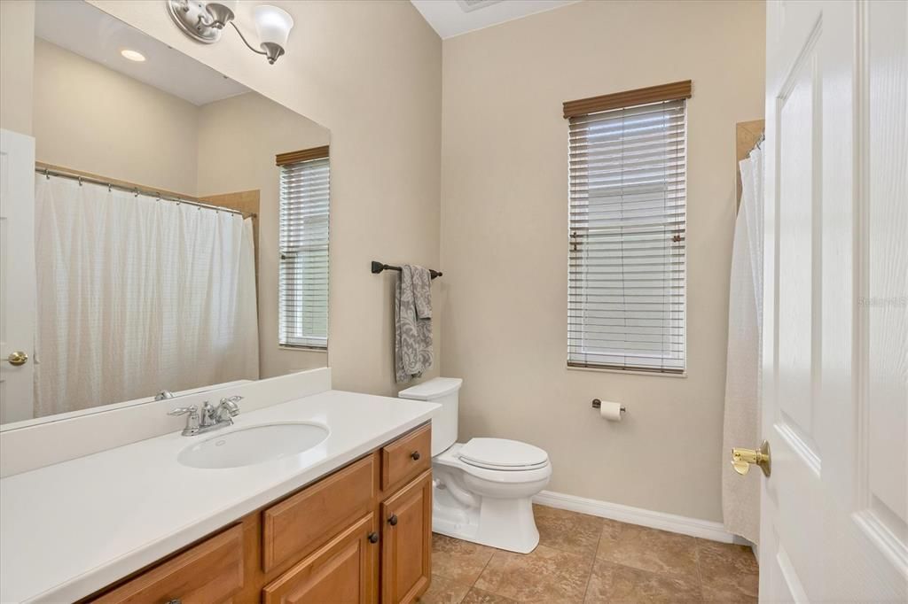 Под контрактом: $450,000 (2 спален, 2 ванн, 2021 Квадратных фут)