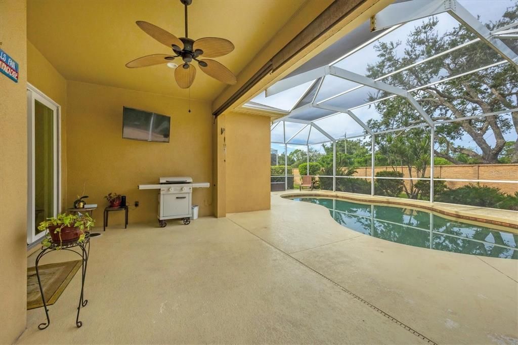 Под контрактом: $450,000 (2 спален, 2 ванн, 2021 Квадратных фут)