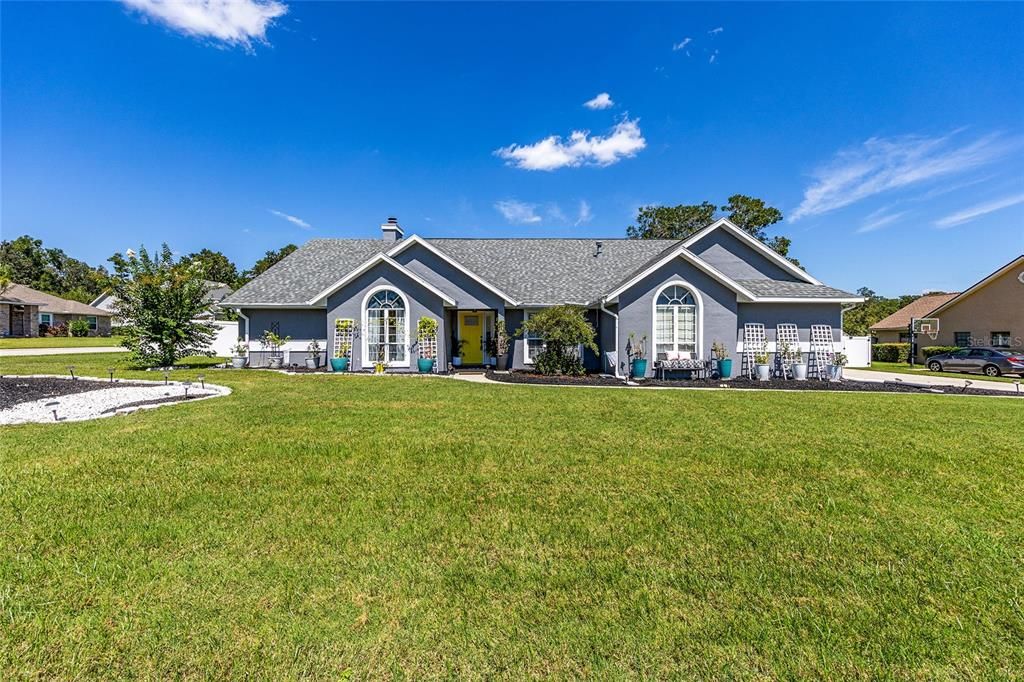 Под контрактом: $455,000 (4 спален, 3 ванн, 2640 Квадратных фут)