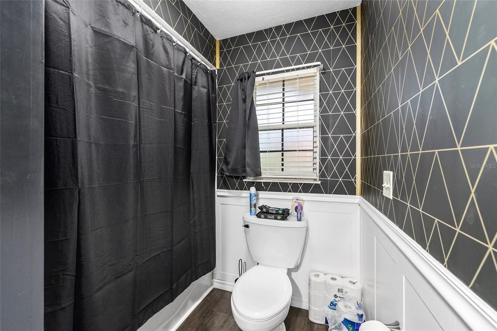 Под контрактом: $455,000 (4 спален, 3 ванн, 2640 Квадратных фут)