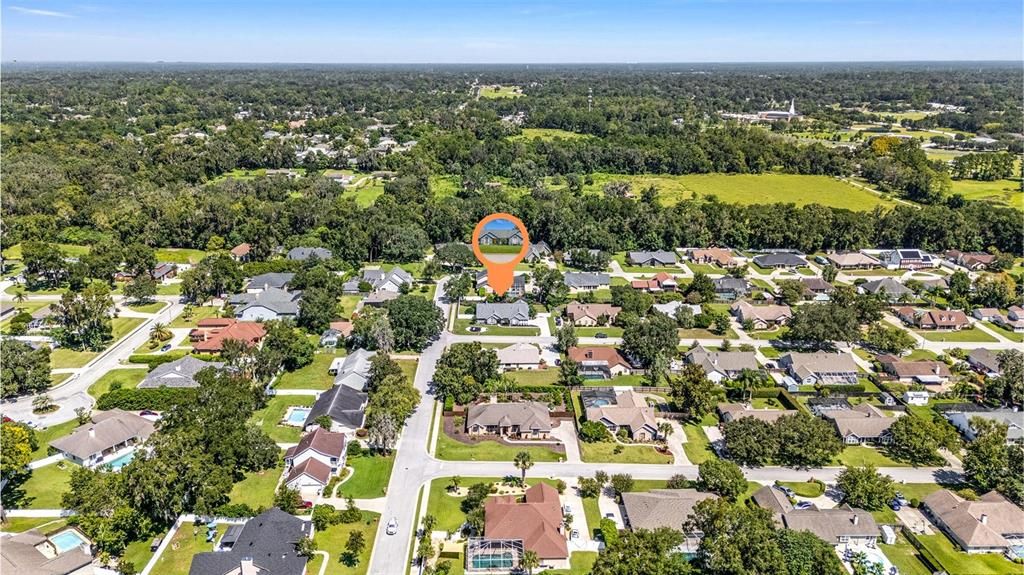 Под контрактом: $455,000 (4 спален, 3 ванн, 2640 Квадратных фут)