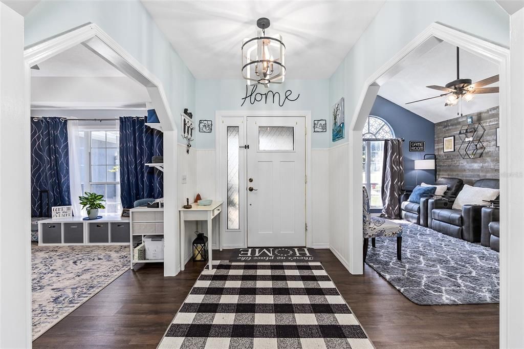 Под контрактом: $455,000 (4 спален, 3 ванн, 2640 Квадратных фут)