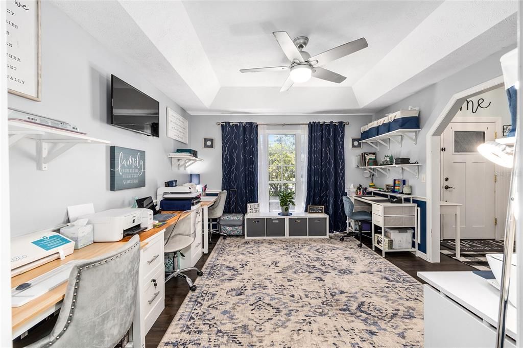 Под контрактом: $455,000 (4 спален, 3 ванн, 2640 Квадратных фут)