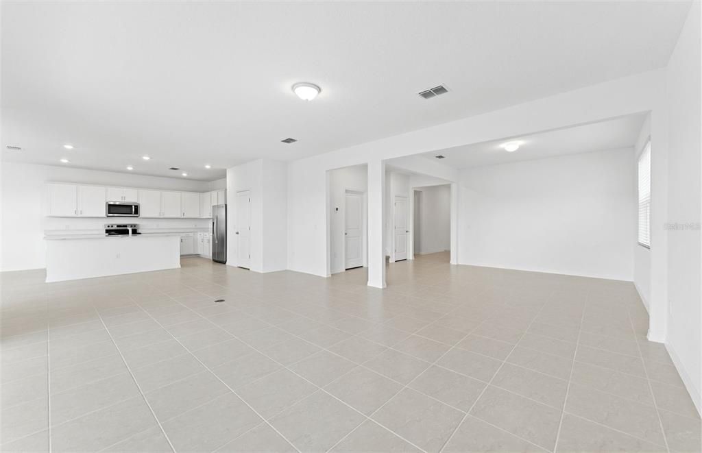 Active With Contract: $435,350 (5 beds, 4 baths, 3416 Square Feet)