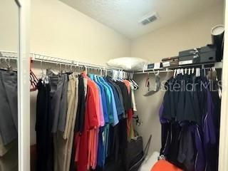 En Venta: $359,000 (4 camas, 2 baños, 1717 Pies cuadrados)