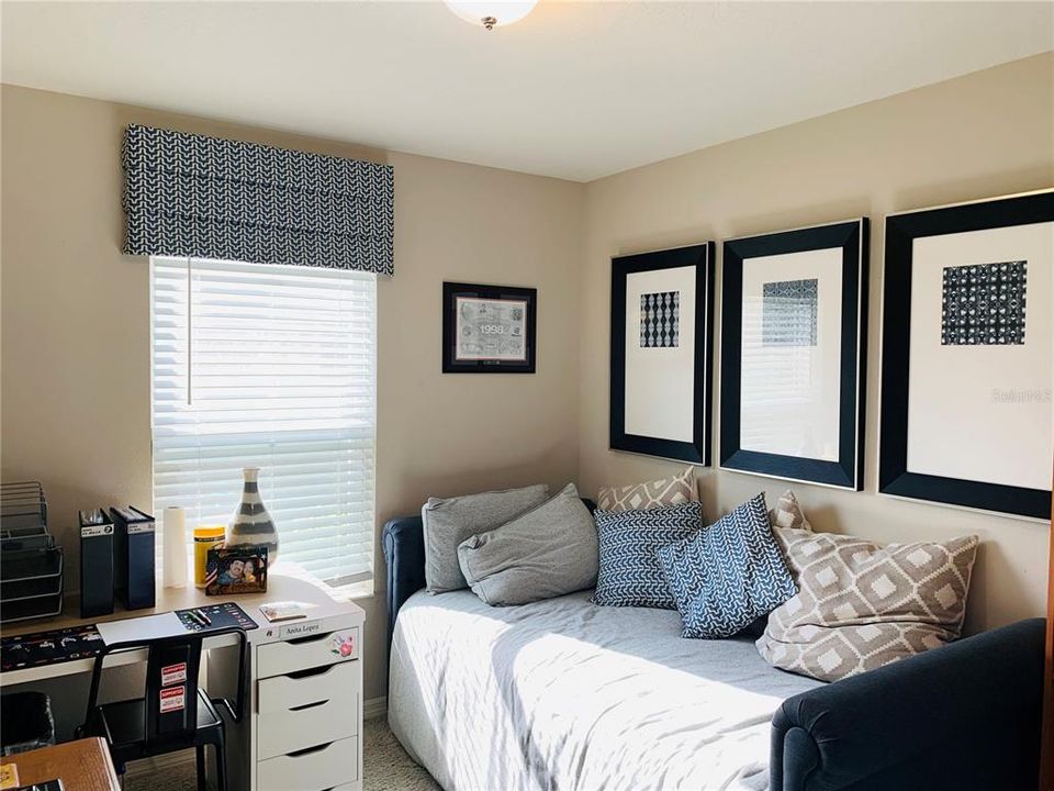 En Venta: $359,000 (4 camas, 2 baños, 1717 Pies cuadrados)