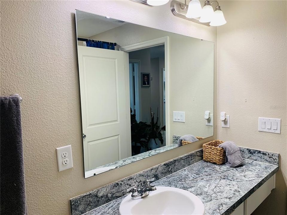 En Venta: $359,000 (4 camas, 2 baños, 1717 Pies cuadrados)