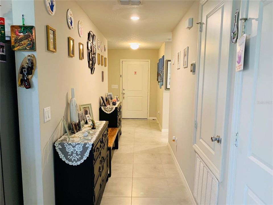 En Venta: $359,000 (4 camas, 2 baños, 1717 Pies cuadrados)